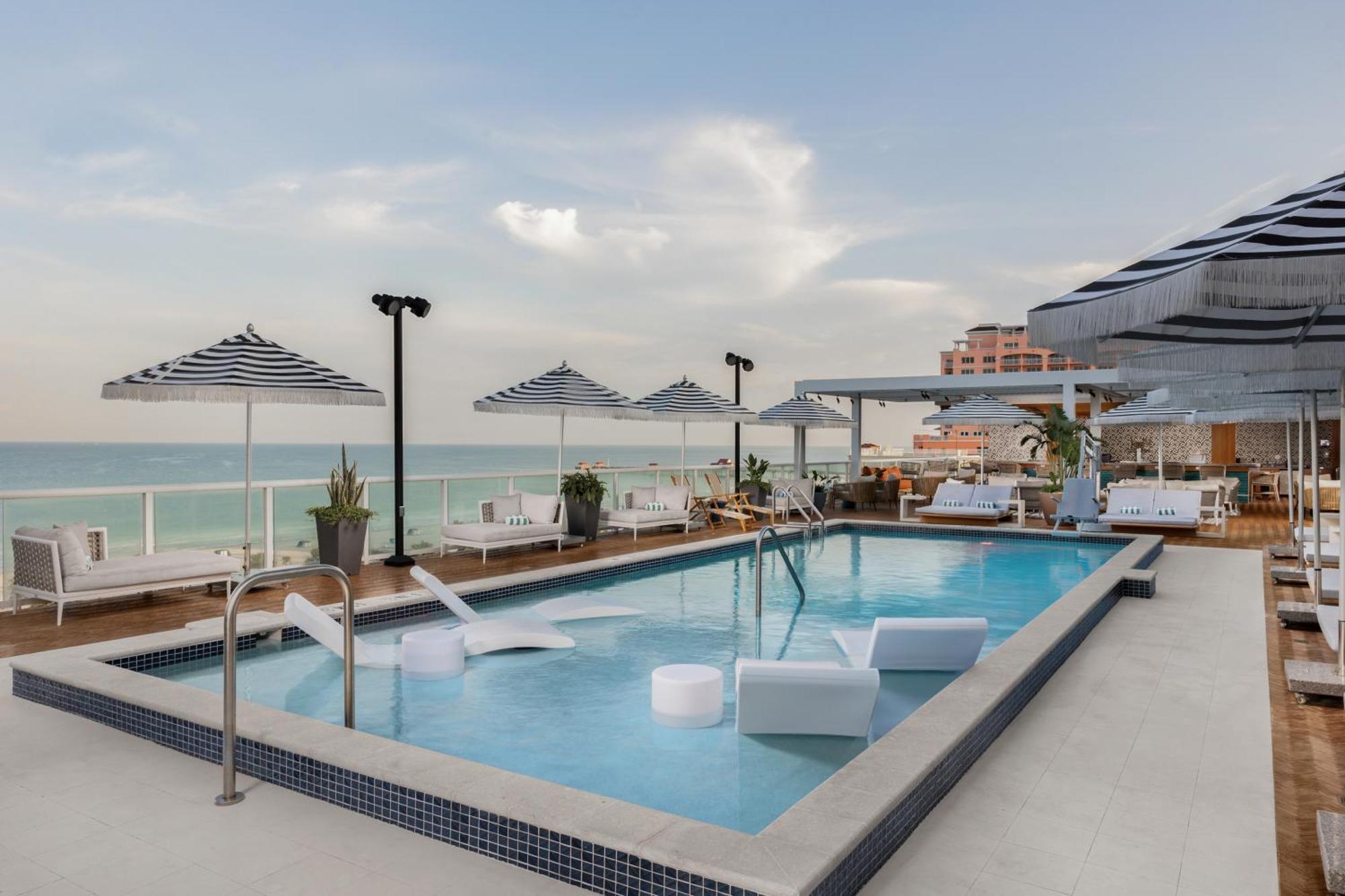 The Hiatus Clearwater Beach, Curio Collection By Hilton エクステリア 写真